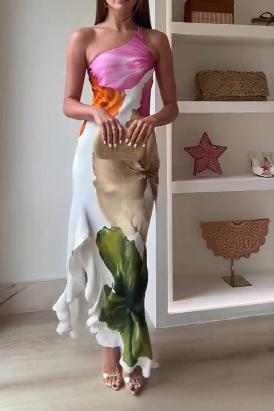 Robe longue fluide à bretelles et volants à une épaule