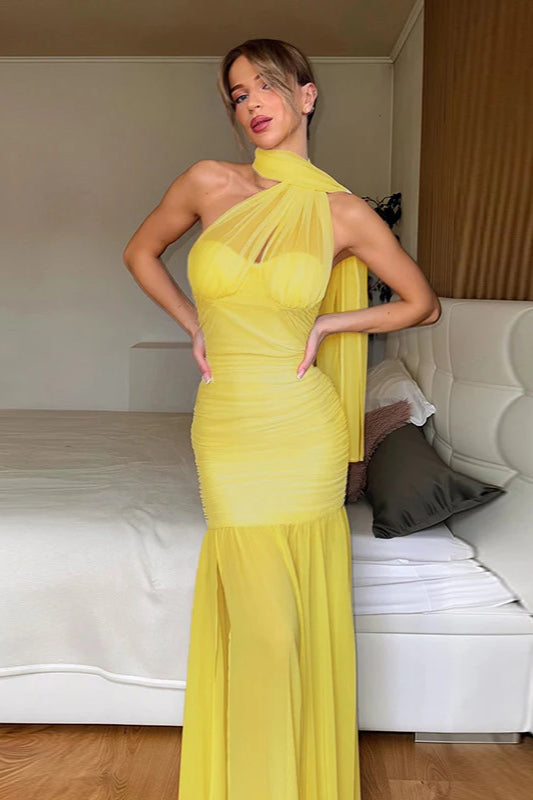 Robe longue moulante à bretelles et liens en maille