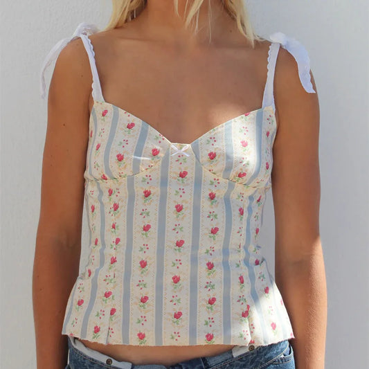 Haut court à volants en dentelle florale