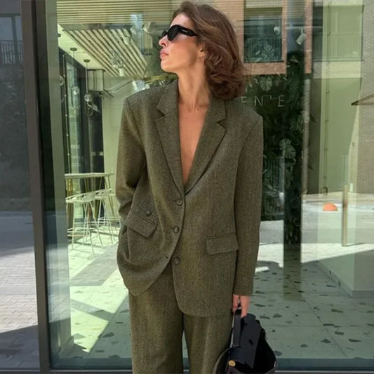 Ensemble deux pièces pour le bureau, blazer à revers, pantalon à manches longues