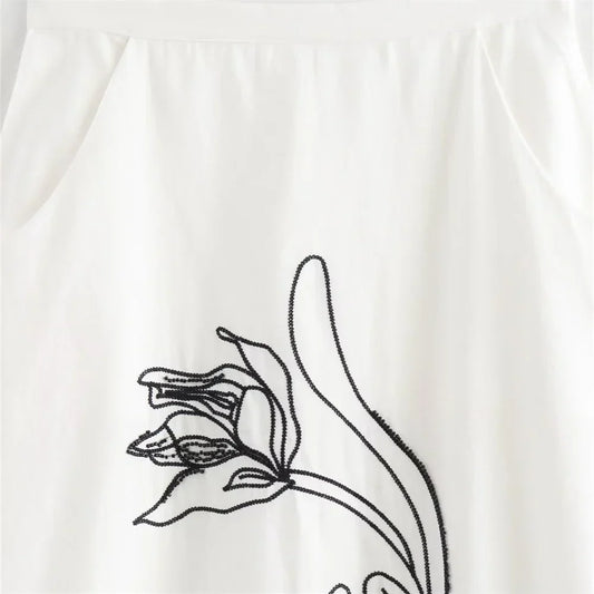 Versatile Contrast Colored Flower Embroidery High Waist Skirt skirt-250126