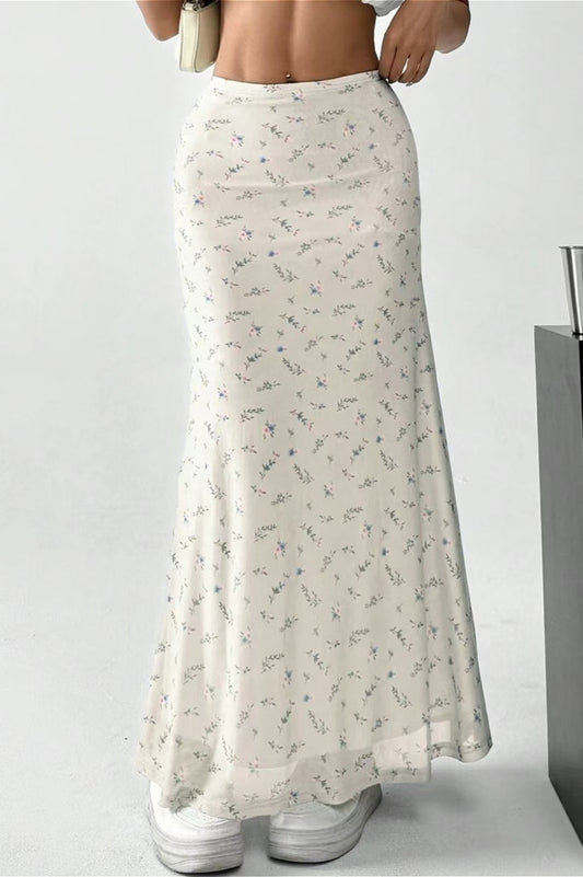 Jupe midi trapèze en satin fleuri