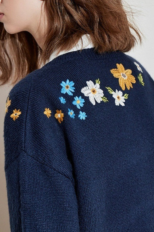 Chemisier en tricot brodé de fleurs vintage