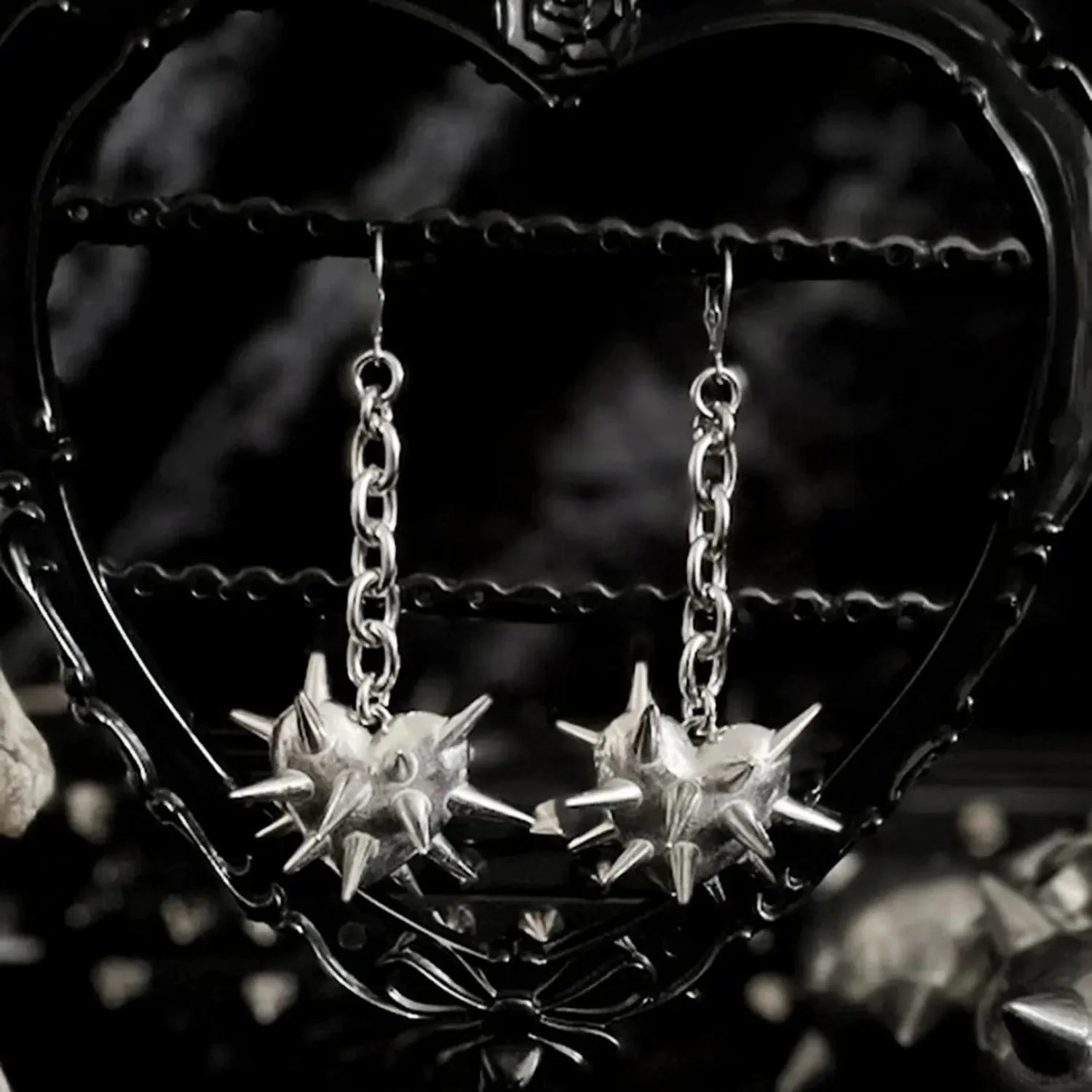 Antique Heart Thorns Spike Chain Dangle Earring