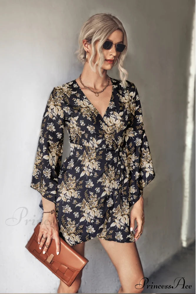 Arm Gown With Irregular Flared Flowered Design L / Red