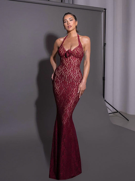 Robe de soirée moulante ajustée en dentelle à col licou