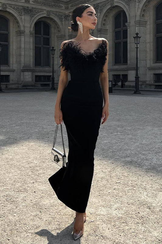 Robe de soirée sirène à plumes et col en V sans bretelles