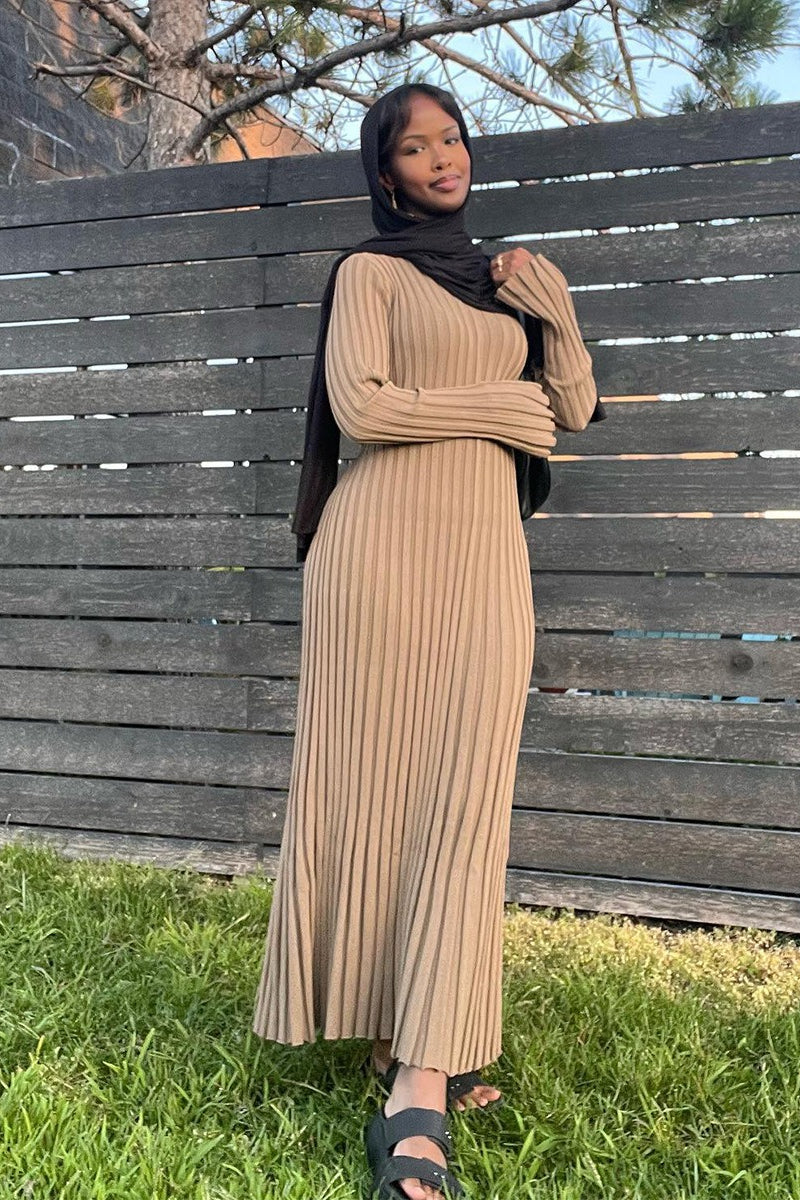 Slim Fit Crew Neck Sweater Dress