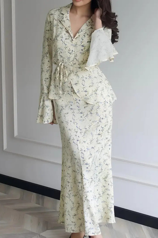 Ensemble deux pièces haut à manches longues et jupe mi-longue à petits motifs floraux