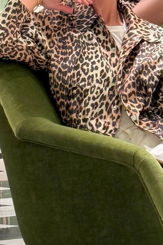 Veste courte zippée à imprimé léopard