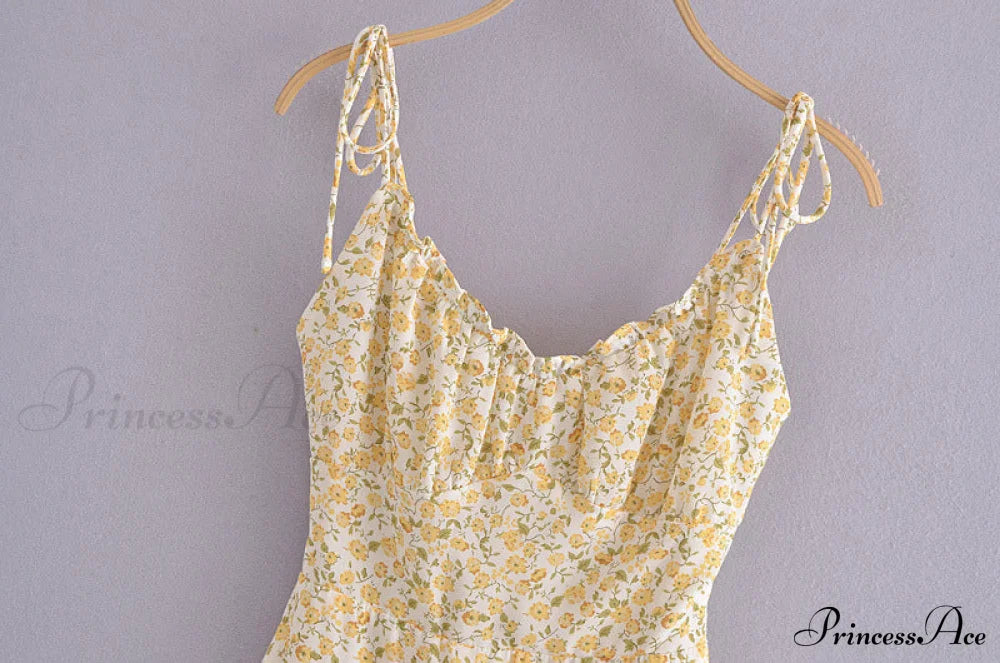 Charming Ditsy Floral Ruffled Mini Dress Casual Dresses