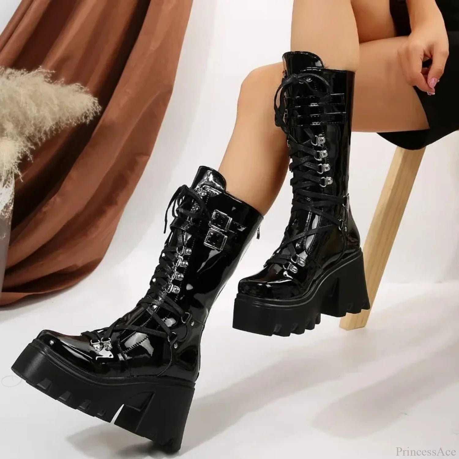 Cold Weather Style Mid Tube Platform Dark Boot