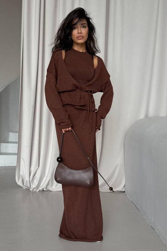 Ensemble trois pièces gilet en tricot chic et jupe moulante avec ceinture