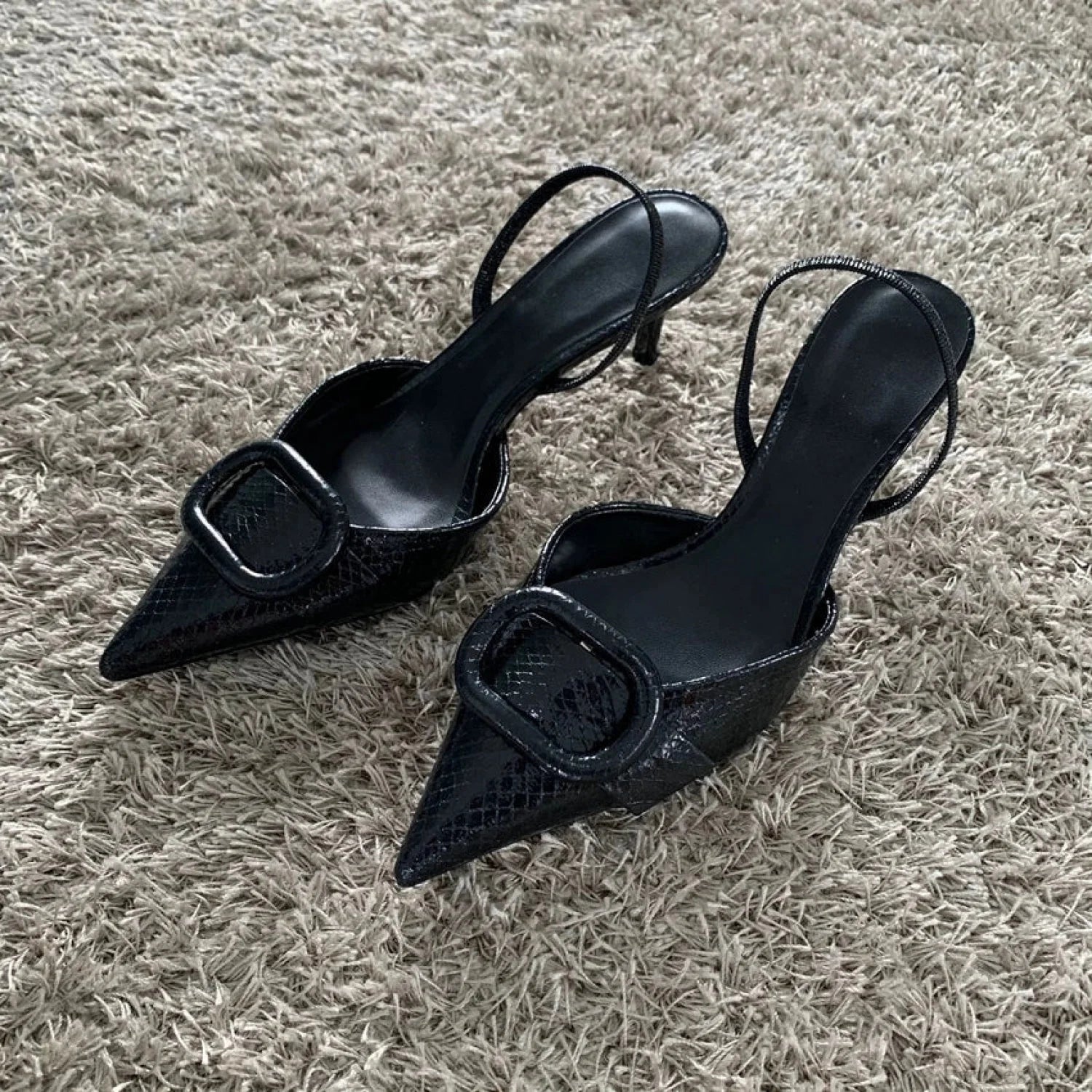 Dark Leather Pointed Toe Mysterious Stiletto