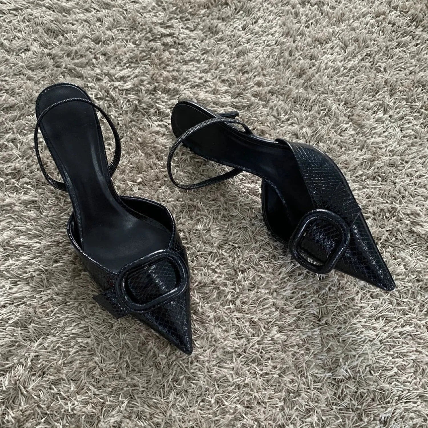 Dark Leather Pointed Toe Mysterious Stiletto