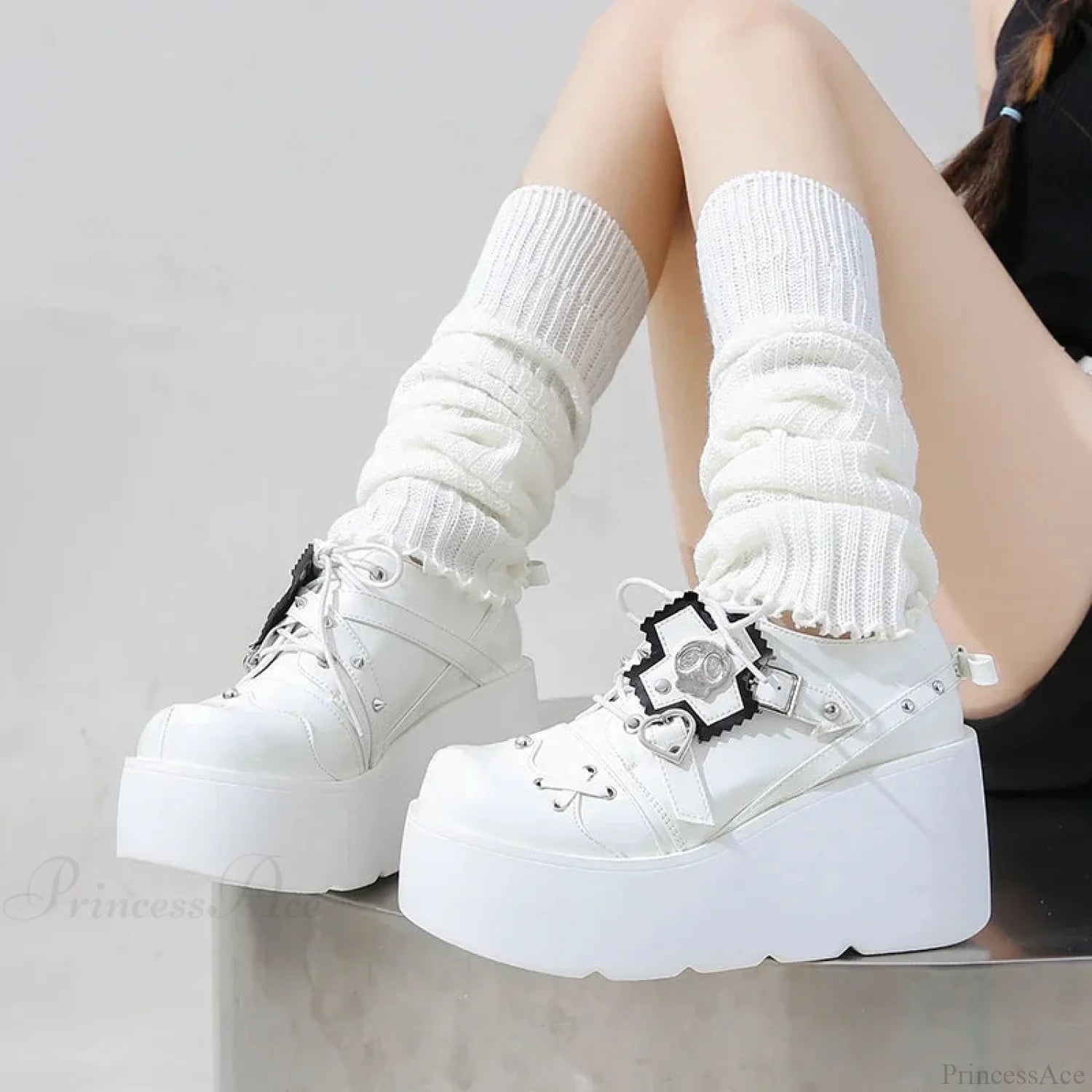 Dark Metal Ornate Platform Tennis Shoe WHITE / 35