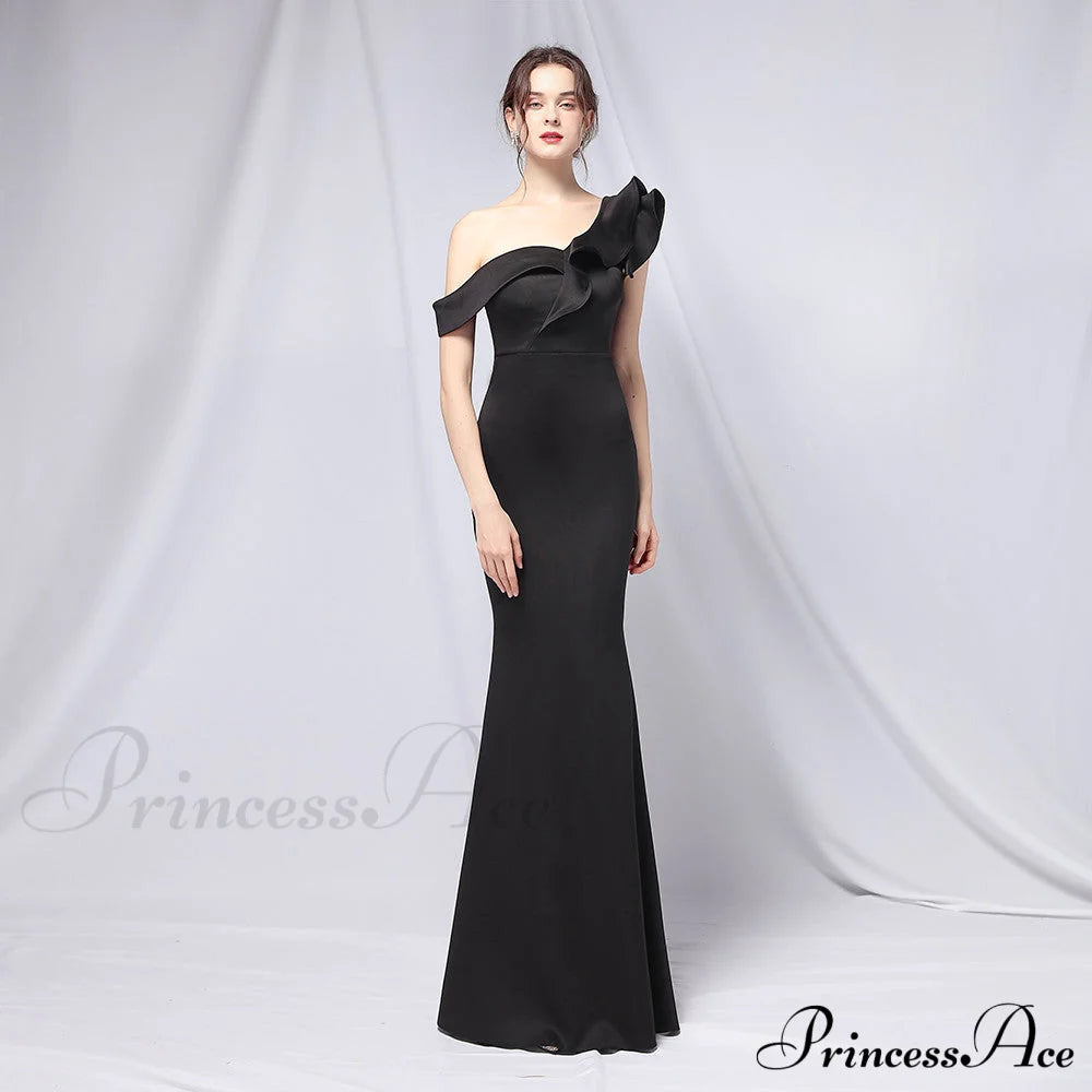 Delana Formal One Charming Shoulder Satin Dress Black / S S.o. Long Dresses
