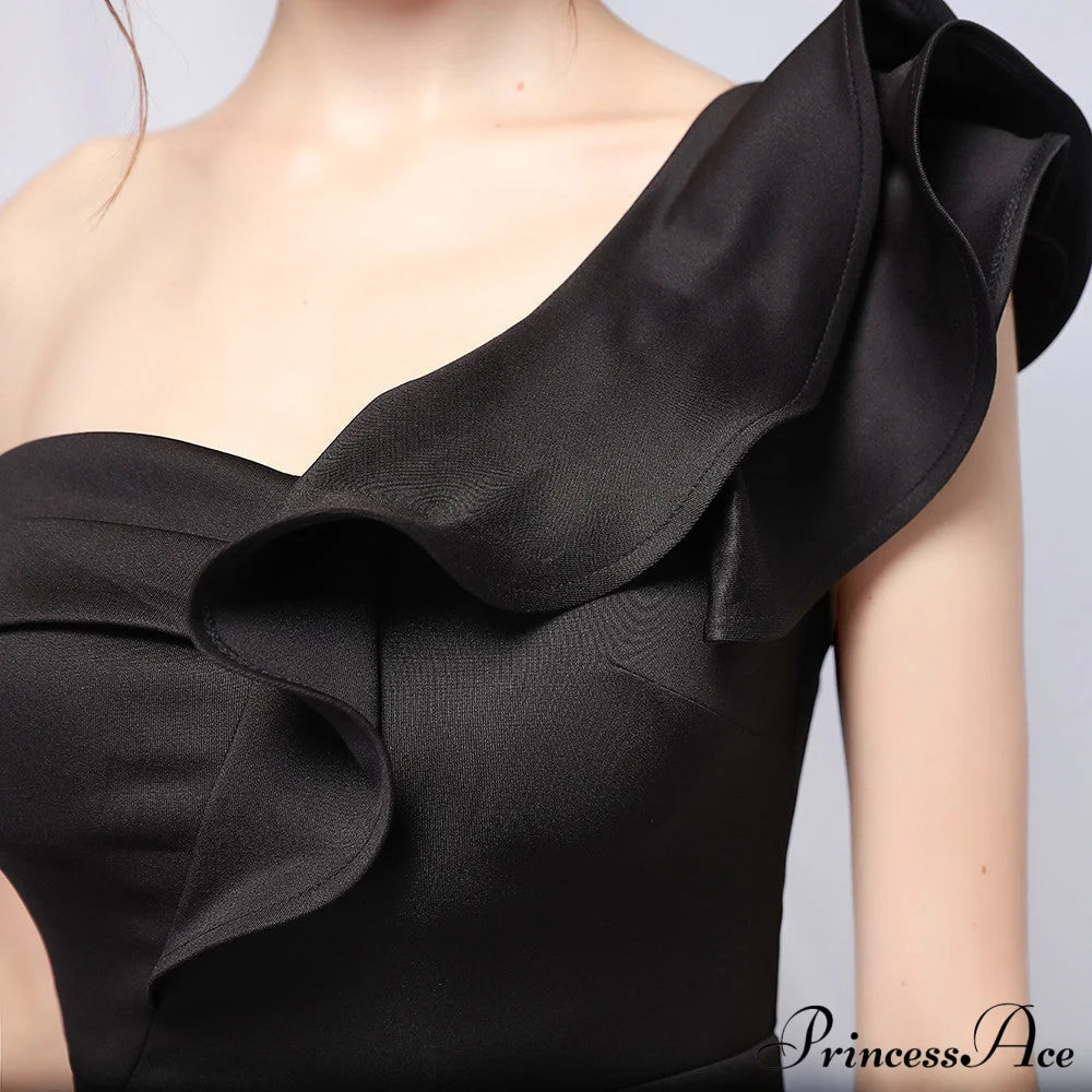 Delana Formal One Charming Shoulder Satin Dress S.o. Long Dresses