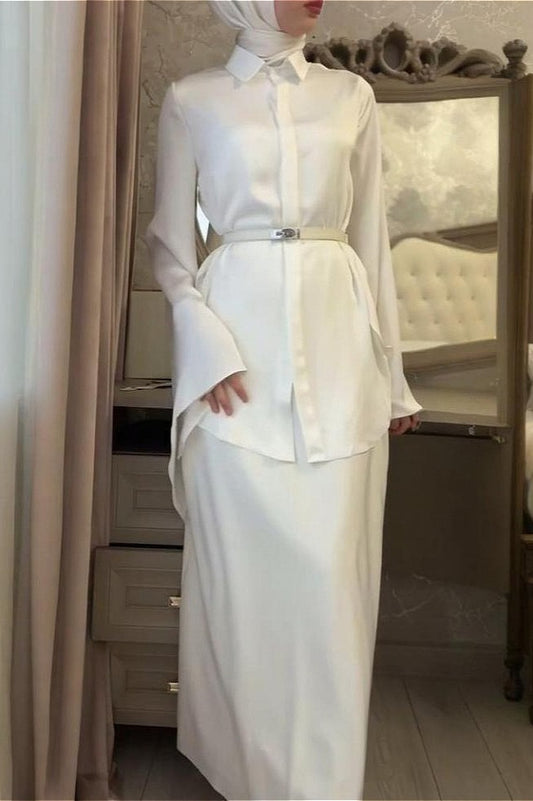 Ensemble deux pièces chemisier en satin vintage avec jupe ajustée