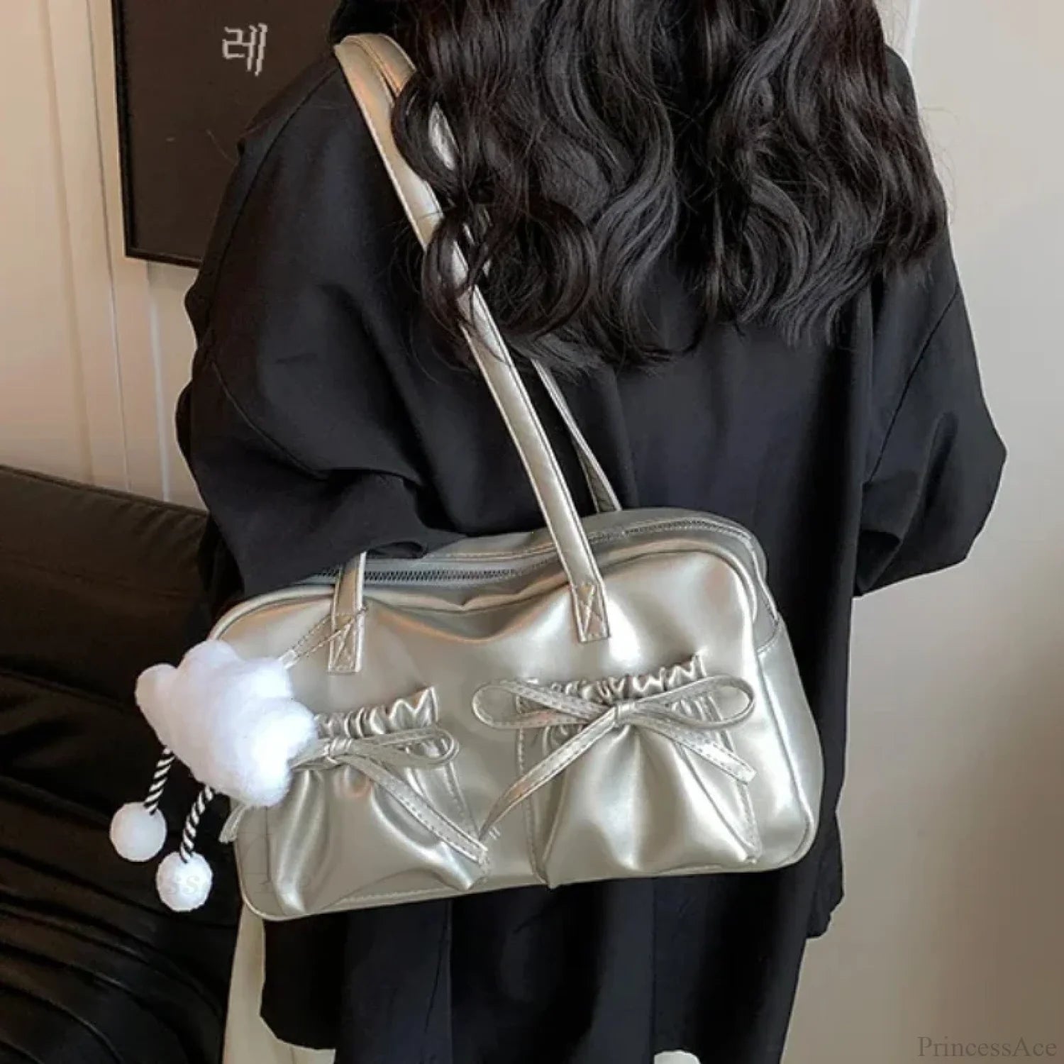 Glossy PU Sewing Thread Shoulder Bag shoulder-250126