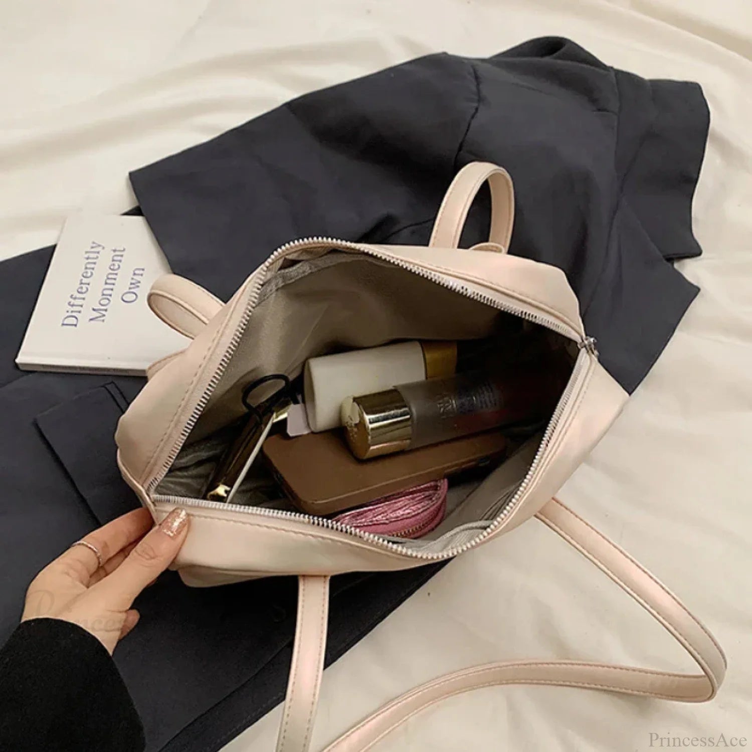 Glossy PU Sewing Thread Shoulder Bag shoulder-250126