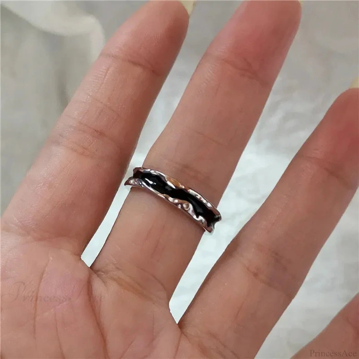 Gothic Cross Heart Luxury Ring sliver1