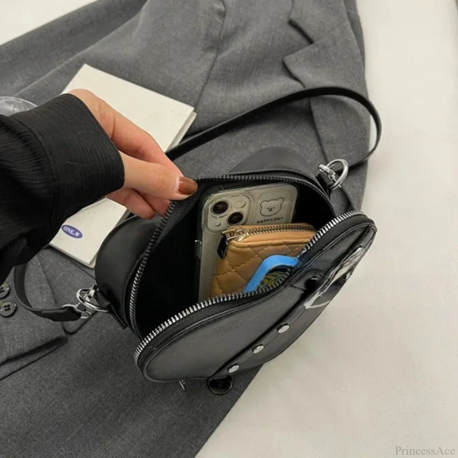 Heart Shaped PU Leather Shoulder Bag shoulder-250126