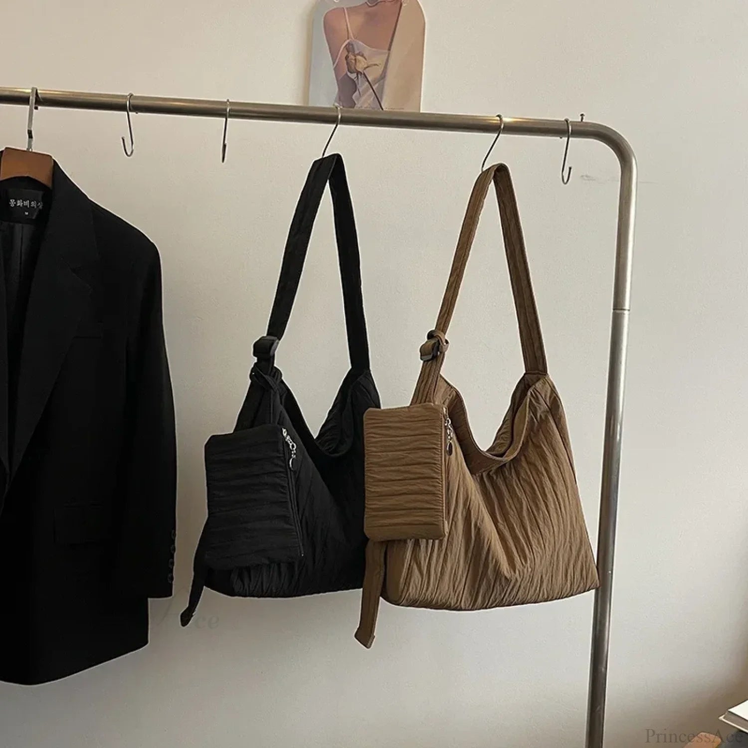 High-Quality Nylon Pleated Zipper Crossbody crossbody-250126