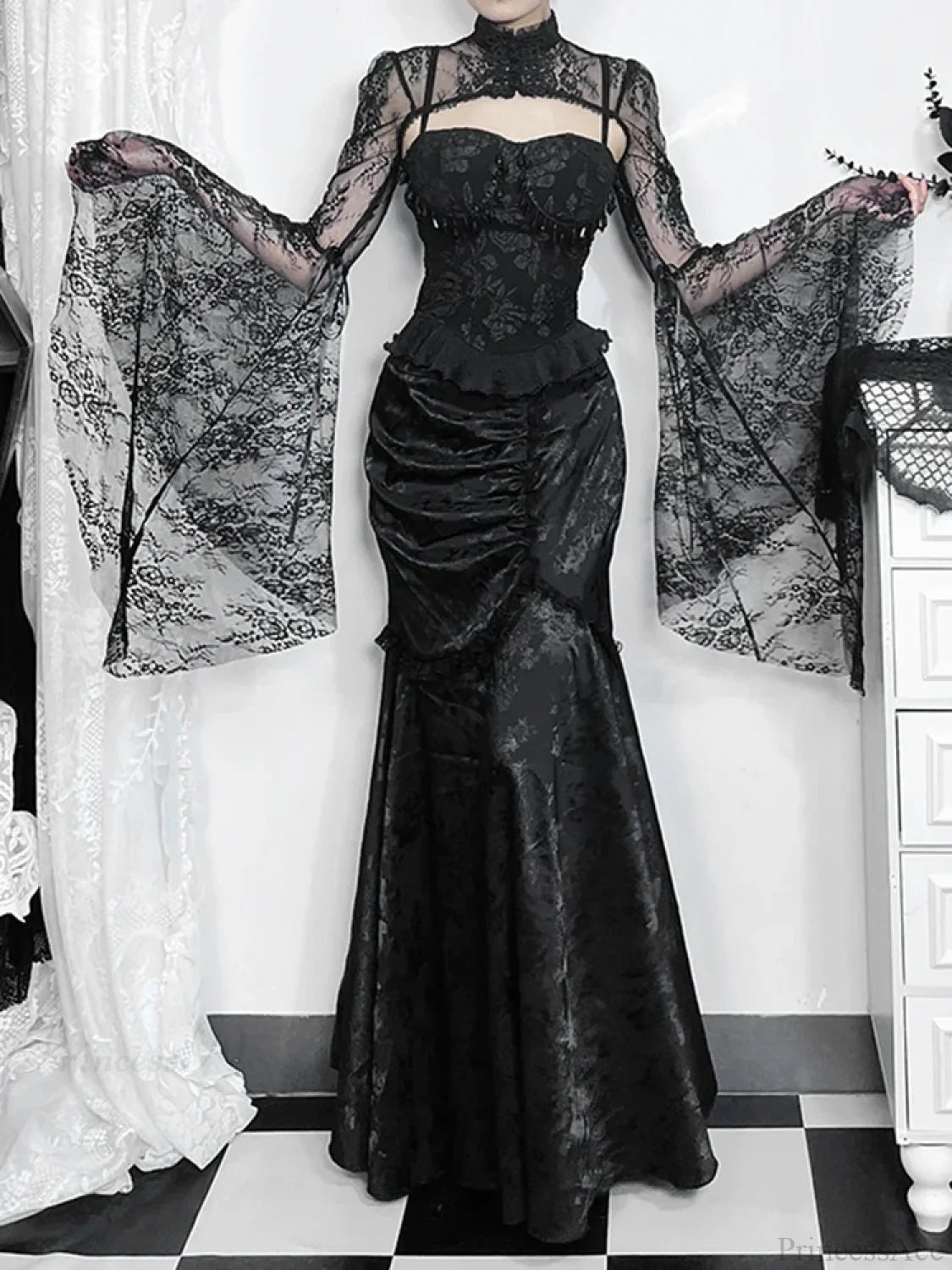 Lace Splicing Asymmetric Skirt