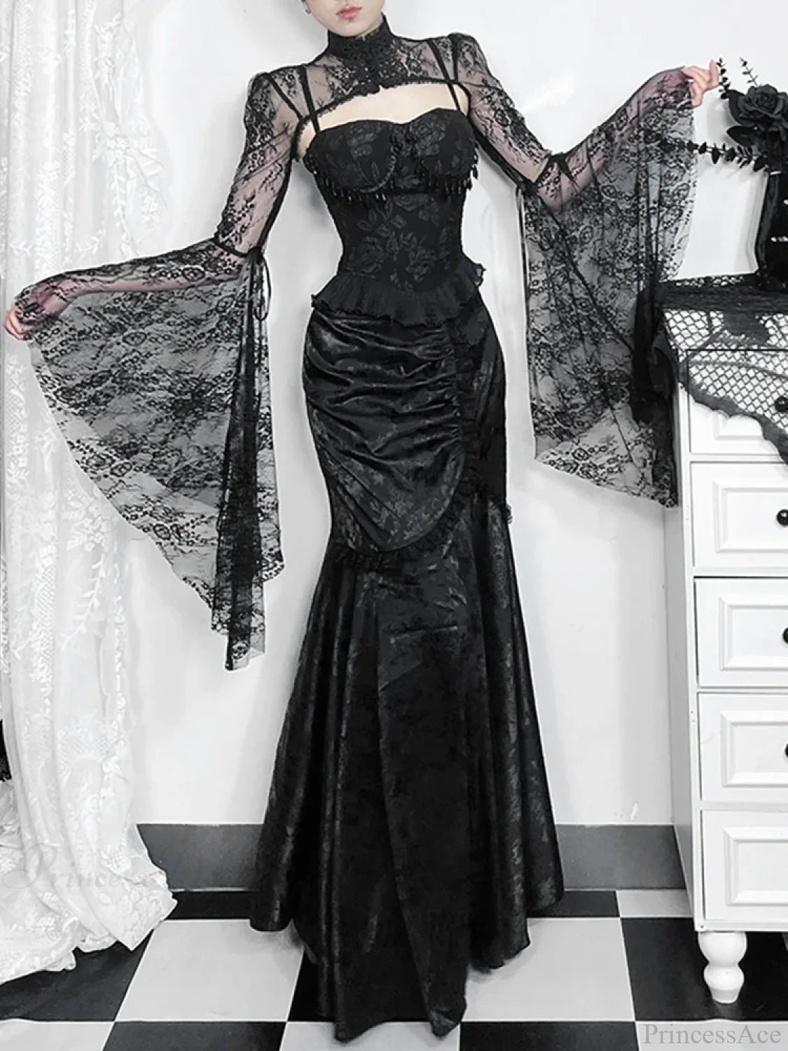 Lace Splicing Asymmetric Skirt Black / XS