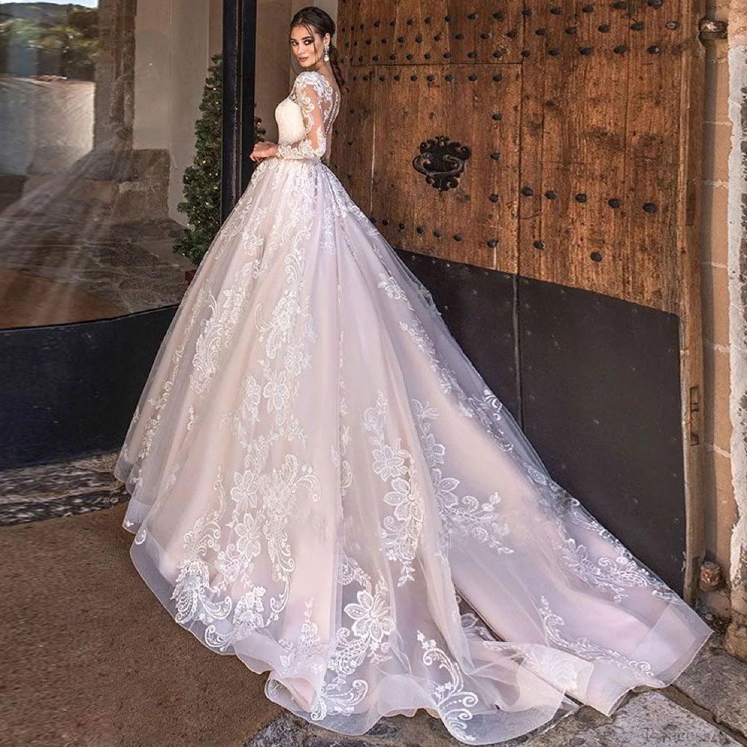 Long Sleeve Lace Ball Gown Wedding Dress weddingdress-250223