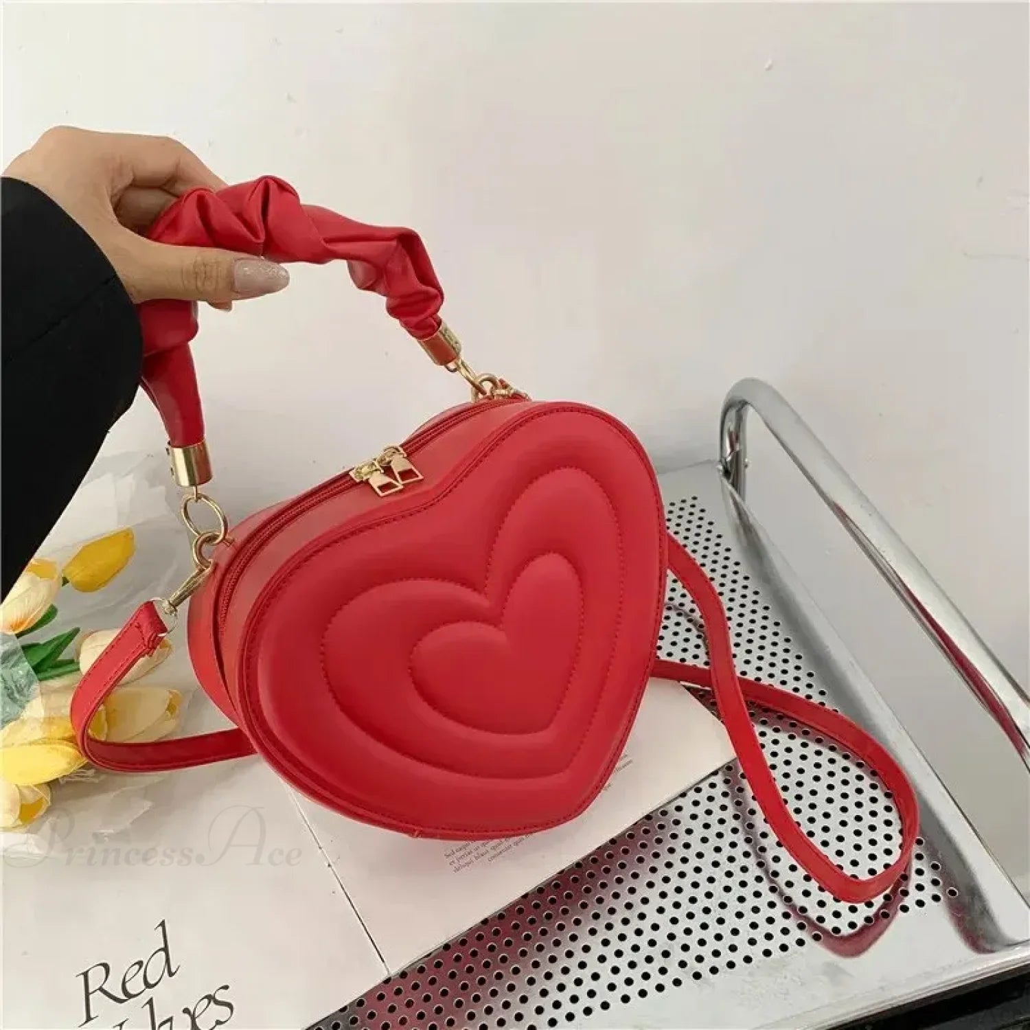 Luxury Quilted PU Leather Heart Crossbody crossbody-250126