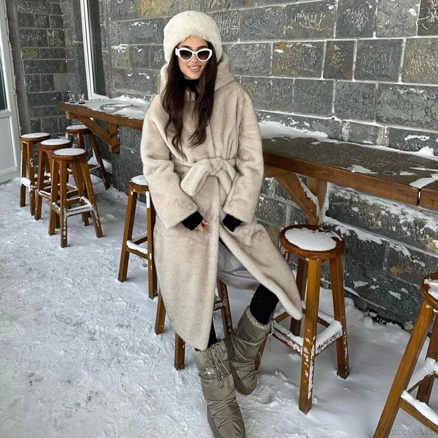 Neo Mint Belted Mink Fur Overcoat beige / XS