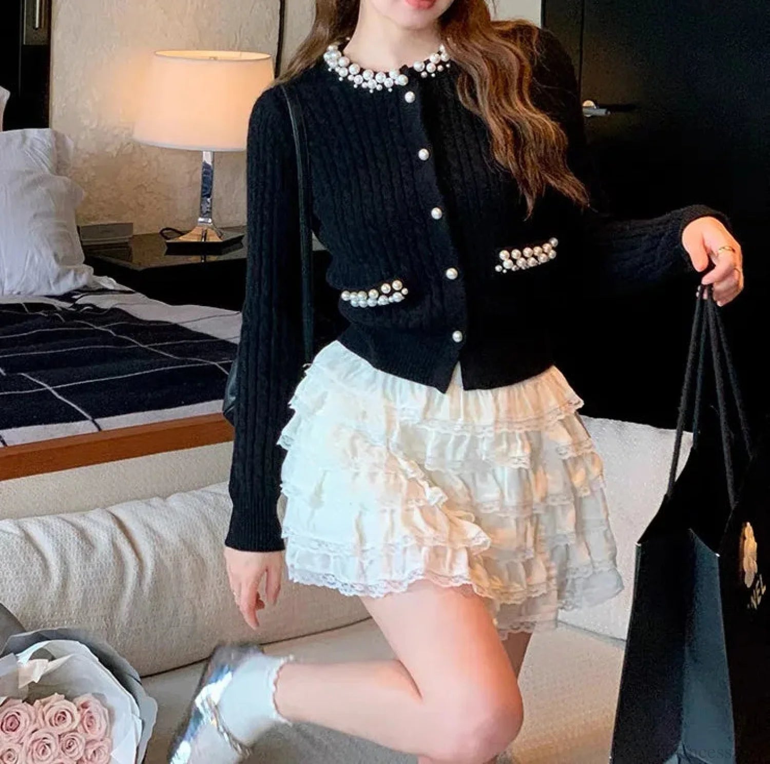 Pearls Button O-Neck Cardigan Black / One Size