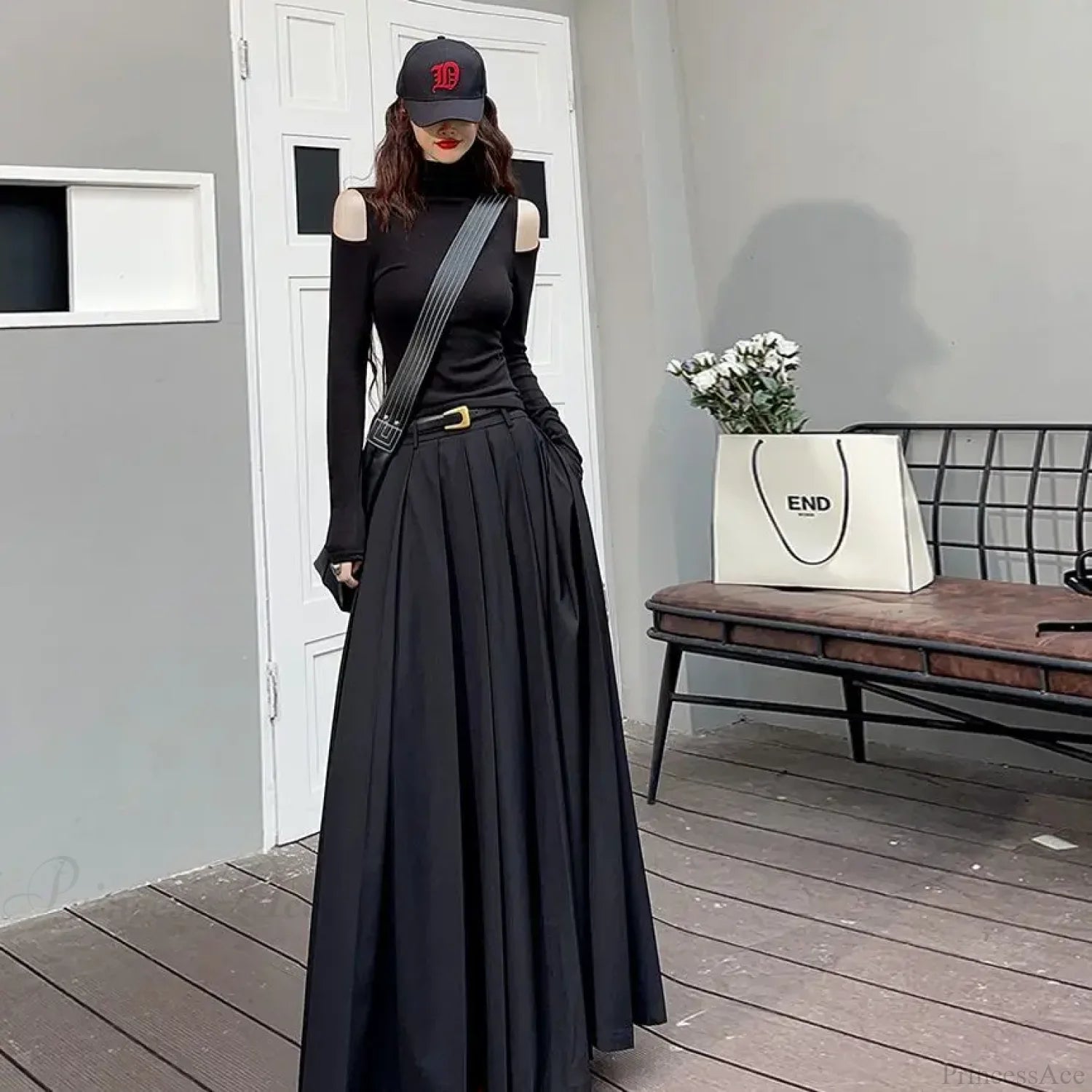 Pleated Floor Length Classic Skirt Black / S