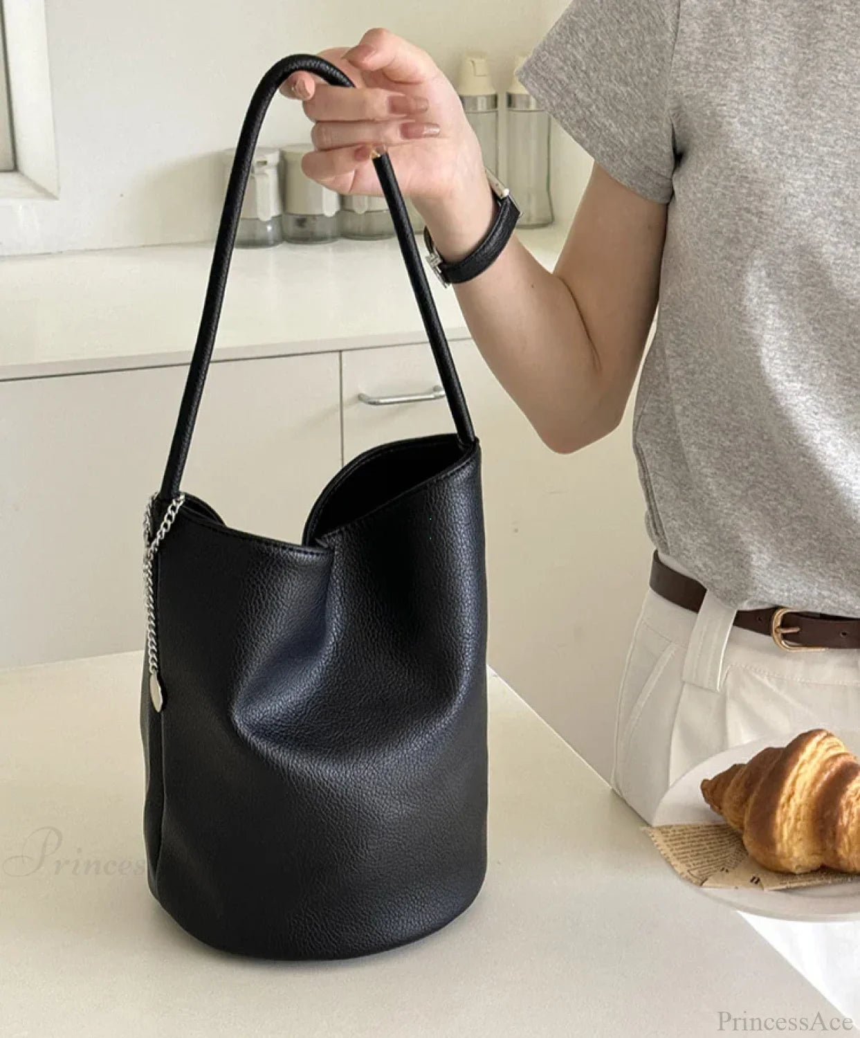 Retro Soft Leather Bucket Shoulder Bag Black shoulder-250126