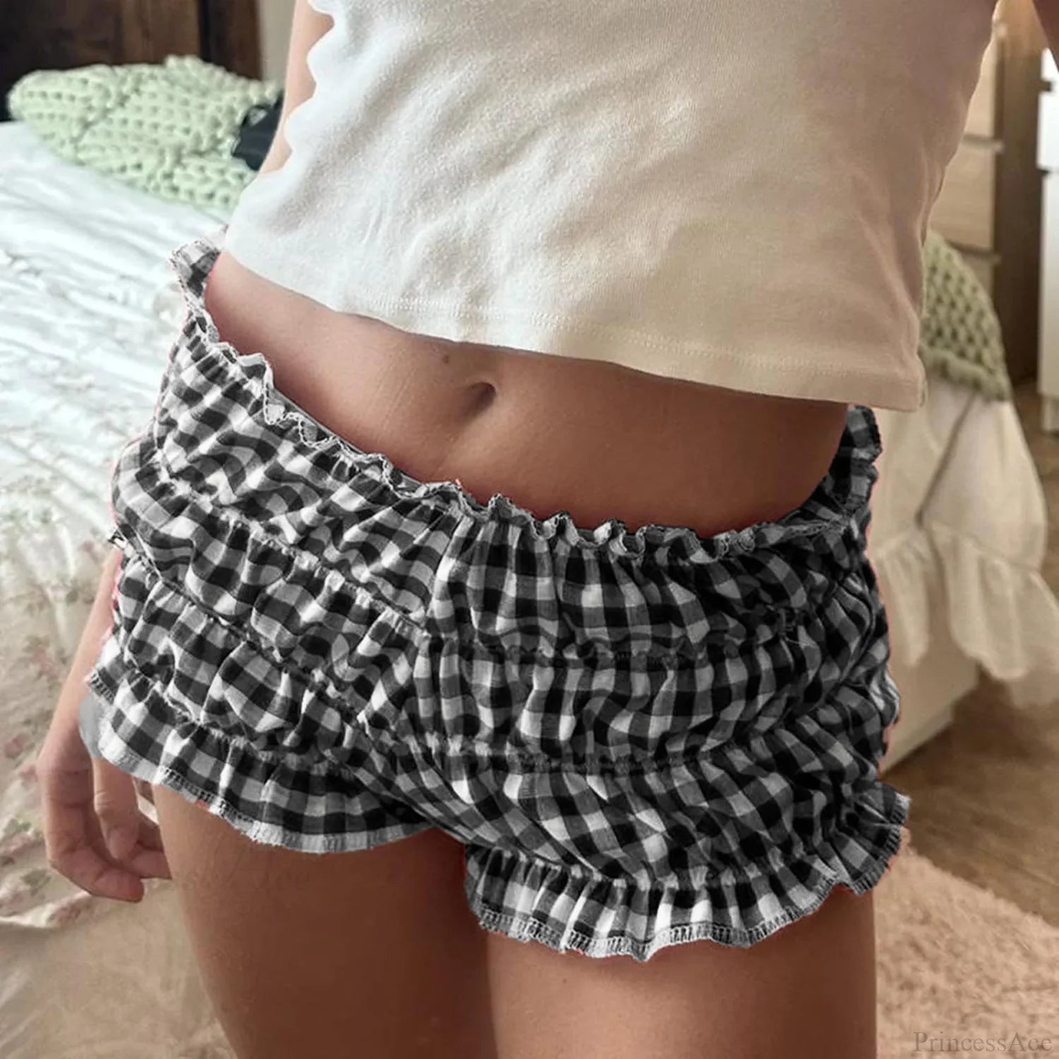Ruffled Plaid Elastic Waist Short black / S short-250223