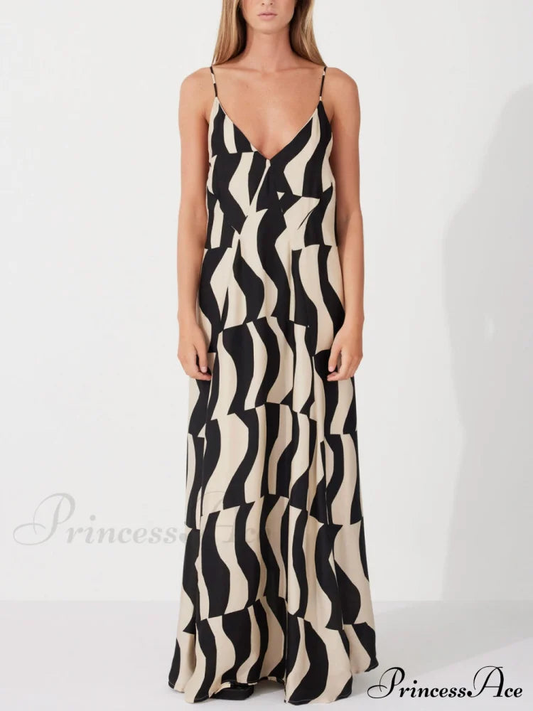 Scooped Back Relaxed Charming Fit Style Maxi Dress Black / S Dresses