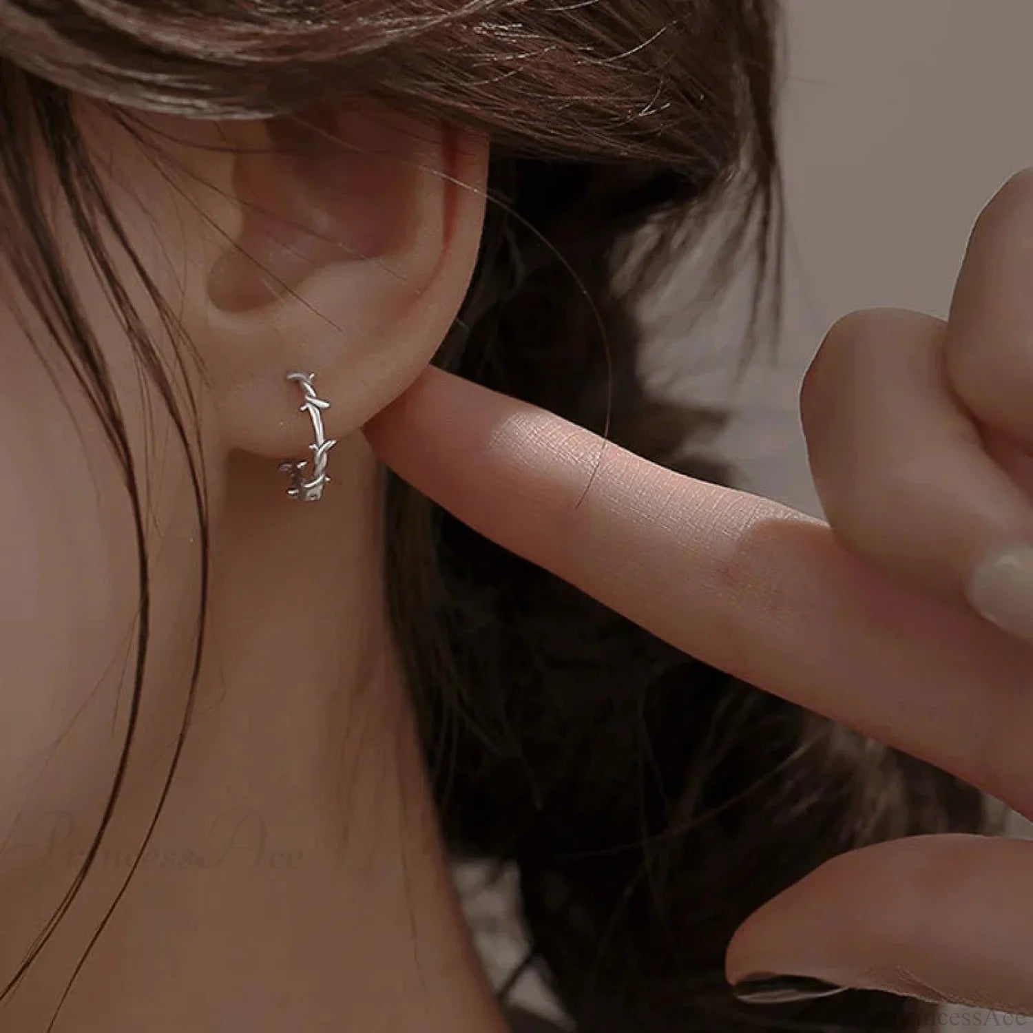 Shiny Thorns Circle Little Rebel Earring