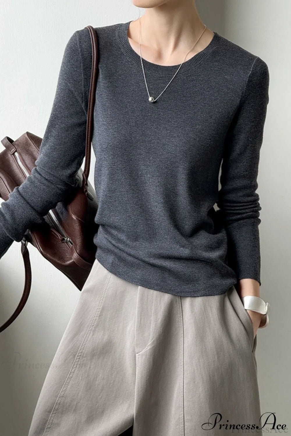 Slim-Fit Crew Neck Layering Knit Top Grey / One Size