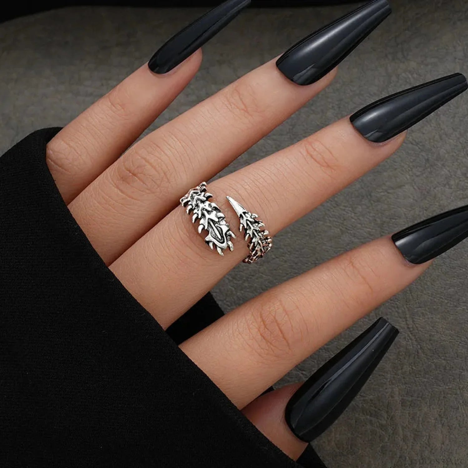 Spikes Adoration Core Gothic Band sliver03