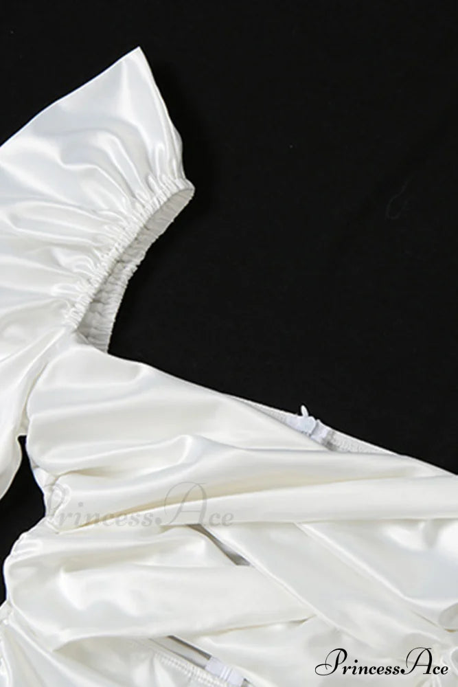 Twist-Front Cutout Dress With Puff Sleeves Mini Dresses