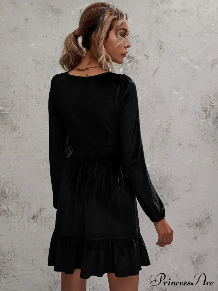 Velvet Ruffled Dress With Deep V-Neck And Puff Sleeves M / Burgundy