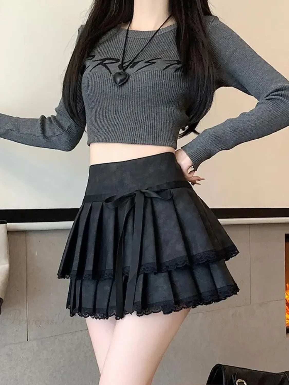 Vintage Bow Pleated PU Skirt Black / S skirts-250223