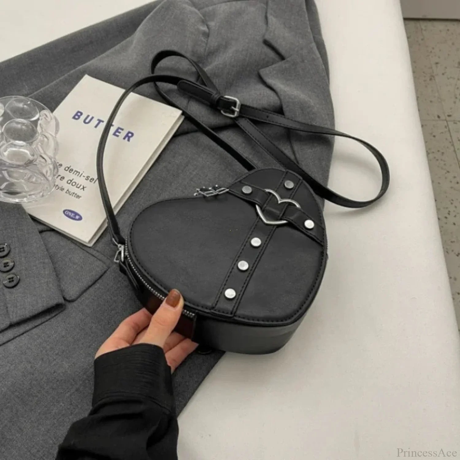 Y2K Rivet Heart-Shaped Crossbody Bag Black crossbody-250126